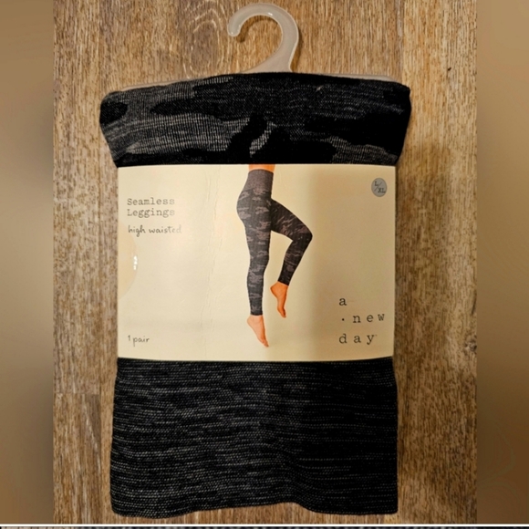 NEW A new day seamless leggings camo large XL black target high waisted - Picture 7 of 7